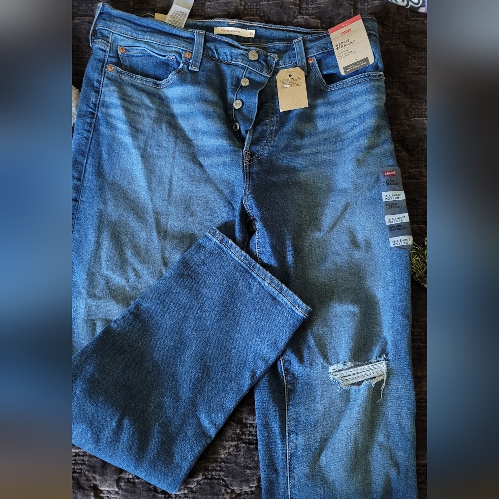 NWT Straight Leg Levi's
